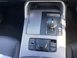 スカイアクティブ6AT、スムーズな発進とダイレクトなシフトフィールを実現しました。運転のしやすさが更に際立ちます。