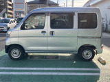 左からです