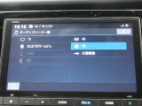 純正メモリーナビを装着しています。フルセグTVが楽しめ、USB・Bluetoothにも対応しています。もちろんリアカメラも使えます。インターナビで様々な情報を得ることもできます。