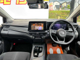 運転廻りの画像です!操作スイッチ類もキレイな状態です。専門スタッフが内外装を清掃・きめ細かい箇所までクリーニングしています。