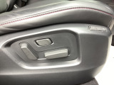 シートメモリー機能を備える10WAYパワーシートを装備!体格や好みに応じたポジションをスムーズに調整できます。