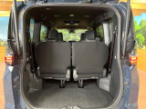 普段のお買い物や通勤、送迎等に十分な荷室スペースを確保しております。セカンドシートを倒すと、大きな荷物の積載も可能です♪