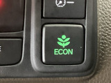 ★ECONスイッチ★ エコドライブを加速しよう!スイッチをONにすると、運転の仕方によるロスを抑え込み燃費をよくするようクルマが頑張ります(*^ー^*)燃費向上にチャレンジ♪
