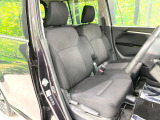 運転席まわりには十分なスペースがあり、大柄な方でもゆったり運転していただける環境です。