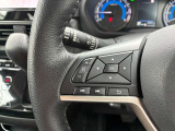 ハンドル左側のスイッチでオーディオの操作が可能なので、運転中でも楽に調整できます(^^♪