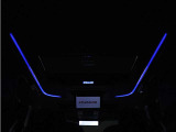 夜間に室内を照らしてくれるルームライトです