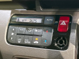 【オートエアコン】一度お好みの温度に設定すれば、車内の温度を検知し風量や温度を自動で調整。暑い&hellip;寒い&hellip;と何度もスイッチ操作をする必要はありません。快適な車内空間には必須の機能ですね♪