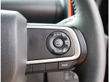 『1台』のお車に対して、3名体制で日々議論を重ね仕入れを行っております。