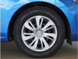 【ホイールキャップ】車に良く似合う純正ホイールキャップが装備されています。ノーマルタイヤ、スタッドレスタイヤも広島マツダにお任せください。