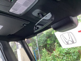 Hondaセンシング搭載!ミリ波レーダーと単眼カメラで、クルマの前方の状況を認識。ブレーキやステアリングの制御技術と協調し、安心・快適な運転や事故回避を支援する先進のシステムです!