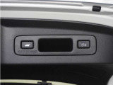 ◆予約クローズ機能付きパワーテールゲート◆キーや運転席のボタン、ハンズフリー機能など多彩なアクセスで自動開閉できます。