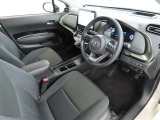 シンプルで使いやすいデザインの運転席です。