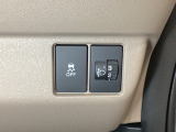 ハンドルの右側にはヘッドライトレベライザーとVSA(ABS+TCS+横滑り抑制)の解除スイッチがついています。ヘッドライトレベライザーは道路状況や積荷の加重に応じてライトの高さを調節できます。