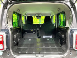 普段のお買い物や通勤、送迎等に十分な荷室スペースを確保しております。セカンドシートを倒すと、大きな荷物の積載も可能です♪