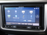 ナビゲーションはカロッツェリアメモリーナビ(AVIC-RZ07)を装着しております。AM、FM、CD、DVD再生、Bluetooth、フルセグTVがご使用いただけます。初めて訪れた場所でも安心ですね!