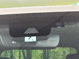 【トヨタセーフティセンス】走行中に前方の車両等を認識し、衝突しそうな時は警報とブレーキで衝突回避と被害軽減をアシスト。より安全にドライブをお楽しみいただけます。
