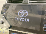 【メーカー純正ナビ】インテリアに溶け込むスタイリッシュな「専用設計」メーカーナビを装備♪視認性や操作性など基本性能にも優れ、より上質なカーライフをお楽しみいただけます。