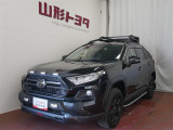 大人気SUV RAV4です!ダイナミックな外観と、雪道も安心の4WD。アウトドアにもキャンプにもピッタリな1台ですね♪
