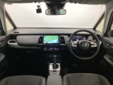 【前方視界】開放的な前方視界!運転がしやすく疲れにくいです♪窓が大きく、見通しがとっても良いおクルマですよ♪