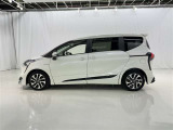 両側パワースライドドア付きだから、狭い駐車スペースなどでの 乗り降りラクラク!小さなお子さまのいるご家庭には嬉しい装備。