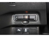 高速道路走行の料金所をノンストップで通過できるETCを装備!※ ETCカードのお申し込みも当社にお任せ下さい!