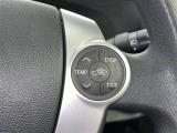 ステアリングスイッチ付き。前方から目を離すことなく操作することが可能です。