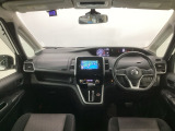 【前方視界】開放的な前方視界!運転がしやすく疲れにくいです♪窓が大きく、見通しがとっても良いおクルマですよ♪
