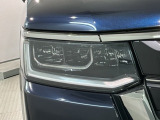 LEDヘッドライトは、点灯の瞬間から最大光量を発揮し、突然暗くなるトンネルなどでの安定感を高めます。