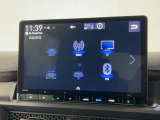 【オーディオソース】フルセグTV、CD/DVD再生Bluetooth接続など多様な機能でドライブが楽しめます。