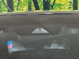 【プリクラッシュセーフティ】前方の車両等を検知し、衝突しそうな時は警報で注意を促し、ブレーキを踏む力をサポート。ブレーキを踏めなかった場合は衝突被害軽減ブレーキが作動、衝突回避をサポートします。