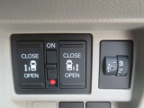 両側電動スライドドアとなっております♪リモコンでの開閉や運転席での操作などあらゆるシーンで使い勝手良し♪