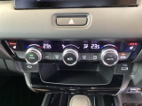オートエアコンはこまめに温度調節するので、燃料の消費量をより少なくできます。シートヒーター付きなので寒い日も快適です。