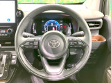 【ステアリングヒーター】冬場に冷たくなりやすい革巻きステアリングを、スイッチ一つで素早く適温に!エアコンよりも早く温まってくれるので、寒い日の運転も快適になりますね♪