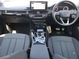 Audi正規ディーラーが高品質をお約束。高度な訓練・教育を受けたAudi専任メカニックが、100項目にもおよぶ精密な点検を実施。すべてクリアしたAudi車だけ、あなたのお手元に届けられるのです