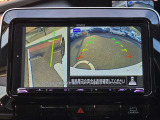 左前タイヤ付近の映像でドライバーの死角を補助。発進低速時の障害物、溝等の確認が出来ます。