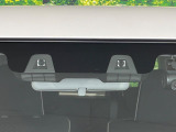 【スズキ セーフティサポート】走行中に前方の車両等を認識し、衝突しそうな時は警報とブレーキで衝突回避と被害軽減をアシスト。より安全にドライブをお楽しみいただけます。