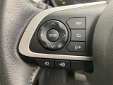 運転中、オーディオの操作をしてて、ハッとしたことはありませんか?ステアリングスイッチは、運転中でもハンドルでオーディオの操作が可能です。安全なドライブをサポートします。