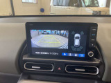 バックカメラももちろんついておりますので駐車時も後方が確認できて安心ですね!