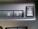 両側電動スライドドア装備です。運転席からボタン操作で開閉できます