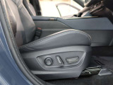 パワーシート搭載。微妙な調整が手軽にでき、ピッタリなポジションで運転することが可能です。