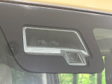 【デュアルセンサーブレーキサポート】走行中に前方の車両等を認識し、衝突しそうな時は警報とブレーキで衝突回避と被害軽減をアシスト。より安全にドライブをお楽しみいただけます。