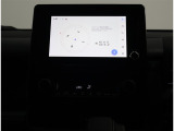 ディスプレイオーディオ8インチナビ装備!インパネ中央部のディスプレイに、オーディオ機能とスマホ連携機能を搭載!