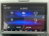 フルセグ、DVD、CD、Bluetooth、ミュージックサーバー付き。