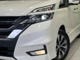 【LEDヘッドライト】悪天候や夜間走行時も良好な視界を確保し安心して運転できる高輝度LEDヘッドライトを装備!点灯速度が早く、消費電力も抑えられています。