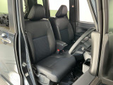 【運転席・助手席】内装ルームクリーニング済みです。しっかり綺麗にしていますので、是非、お確かめください。車に自信があるからこそ、是非一度ご来店頂き内外装も見てもらえると幸いです。