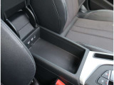 Audi正規ディーラーが高品質をお約束。高度な訓練・教育を受けたAudi専任メカニックが、100項目にもおよぶ精密な点検を実施。すべてクリアしたAudi車だけ、あなたのお手元に届けられるのです