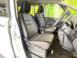 運転席シート廻りは使用感も少なく、良好な状態となっています。前オーナー様が丁寧に使っていたことがよくわかりますね。