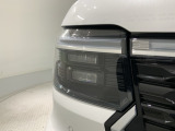 LEDヘッドライトは、点灯の瞬間から最大光量を発揮し、突然暗くなるトンネルなどでの安定感を高めます。