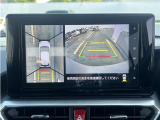 パノラミックビューモニター付きです。車両を上から見たような映像をディスプレイオーディオ画面に表示。運転席からの目視だけでは見にくい、車両周辺の状況をリアルタイムでしっかり確認できます。