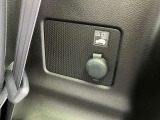 トランク側面にシガーソケットあります